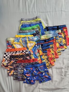 Pack Of 22 Kids Briefs - Pokemon, Hotwheels, Fruit Of The Loom Size 6, 6/7, S